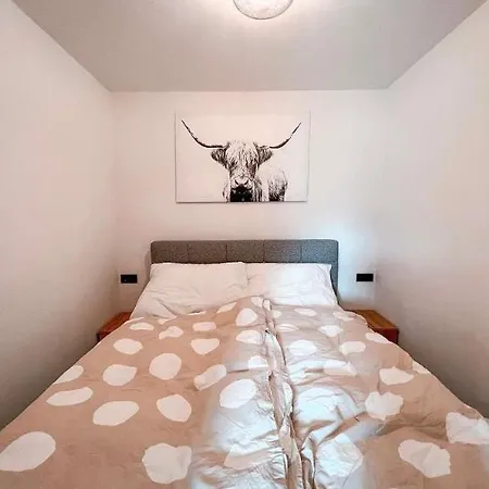 Hirscherl - Mountain Design